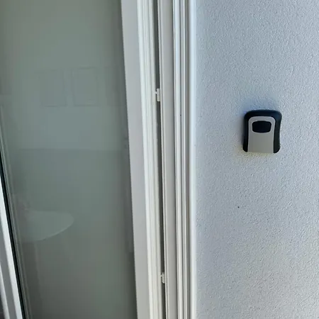 1 Vu Sur Jardin A * 永河畔拉罗什