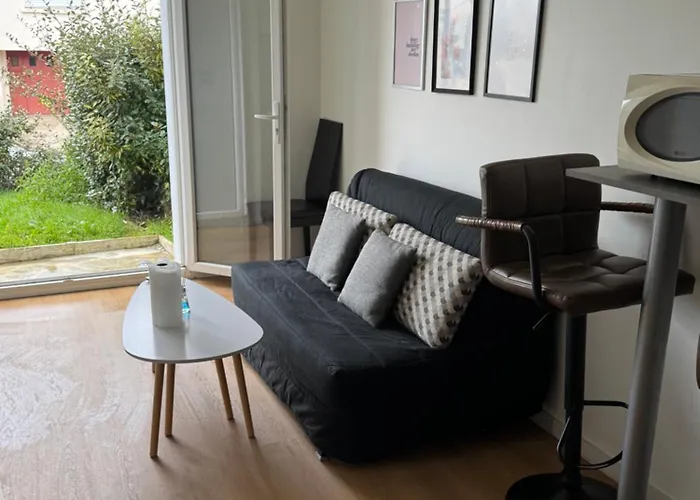 1 Vu Sur Jardin * La Roche-sur-Yon